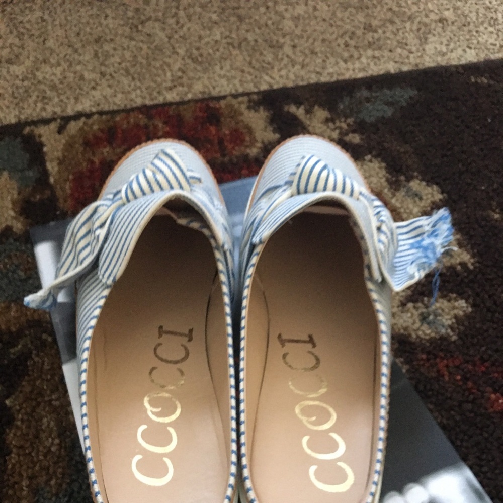 Impressions Boutique Slip on - Picture 3 of 7